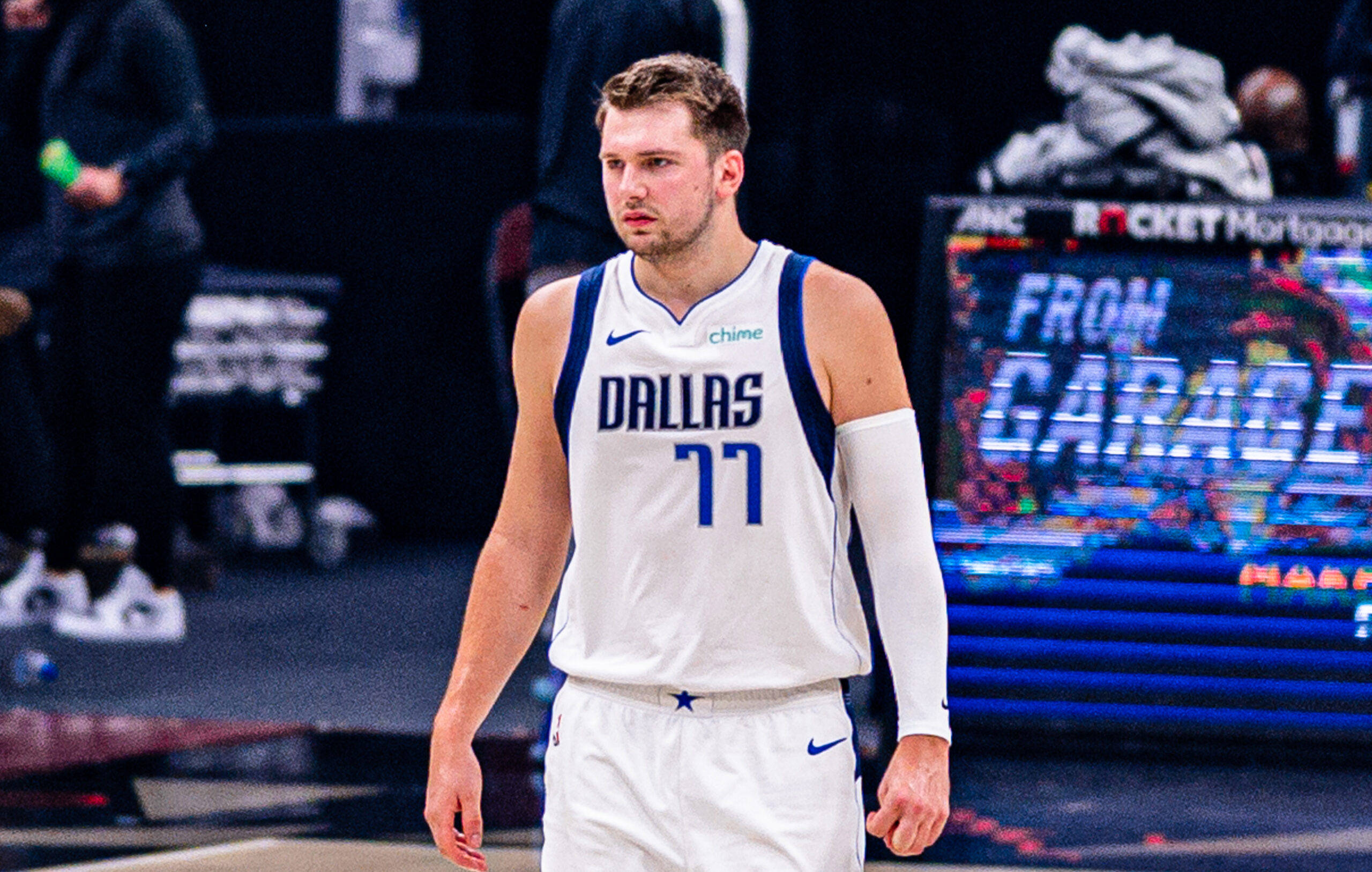 aoa体育教练-关于籍球员异常火热，东契奇续写神话引起球迷热议的信息