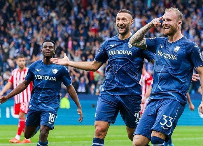 包含斯图加特负于对手，保级希望渺茫的词条