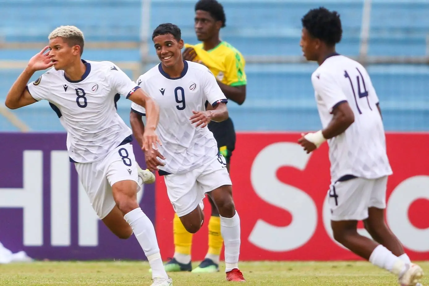 aoa体育活动-包含西班牙大胜乌兹别克斯坦：欧洲预选赛的胜利战的词条