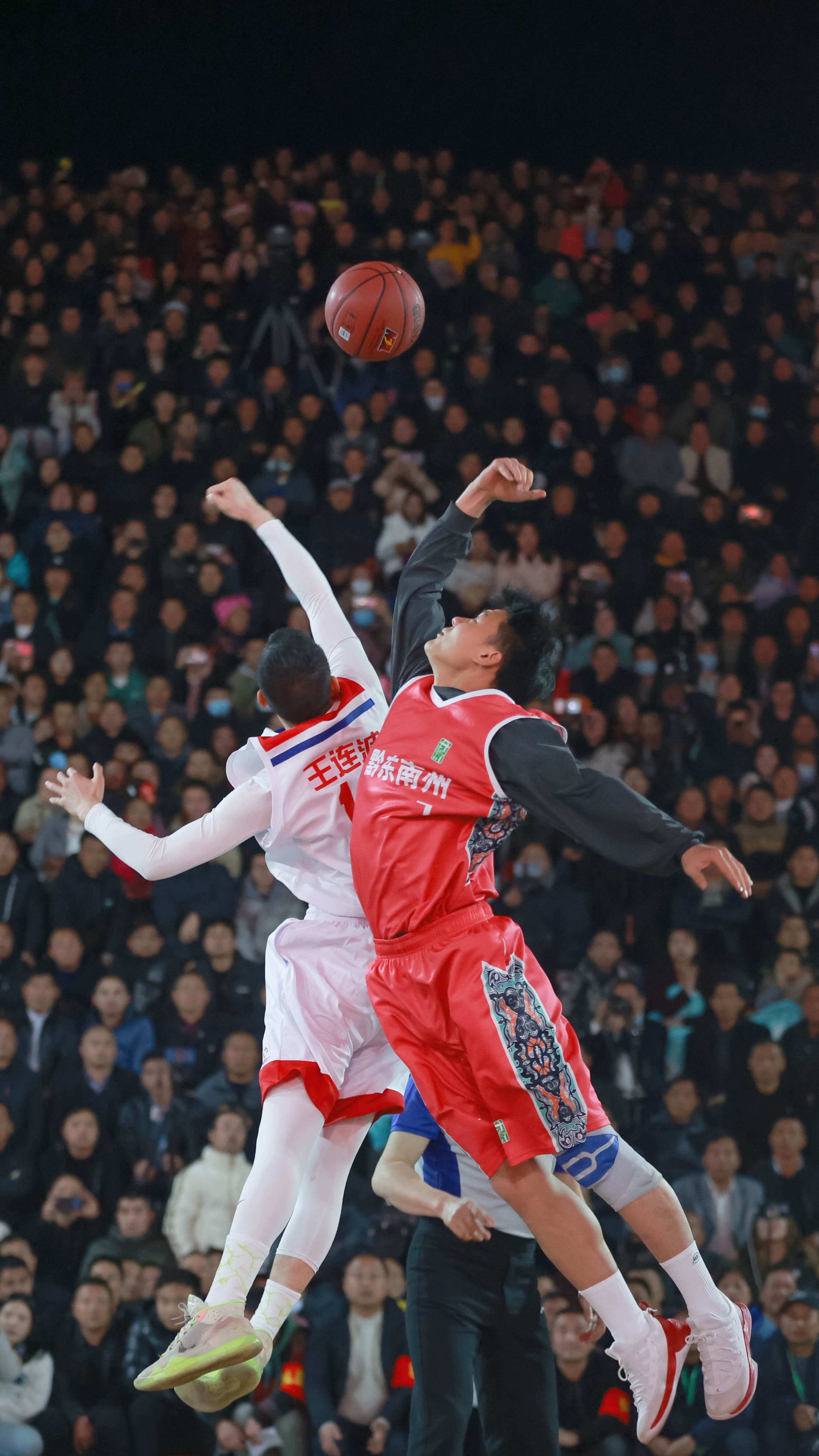 率先夺冠，男子篮球赛事谁将问鼎(2020一2021男子篮球职业比赛)