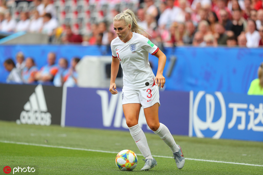 aoa体育教练-苏格兰女足成功逆袭夺得胜利