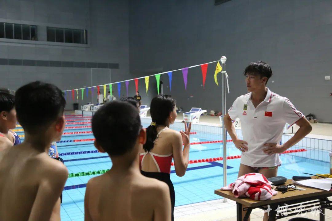 aoa体育娱乐-关于运动员为国争光，在赛场上勇敢斗智斗勇的信息