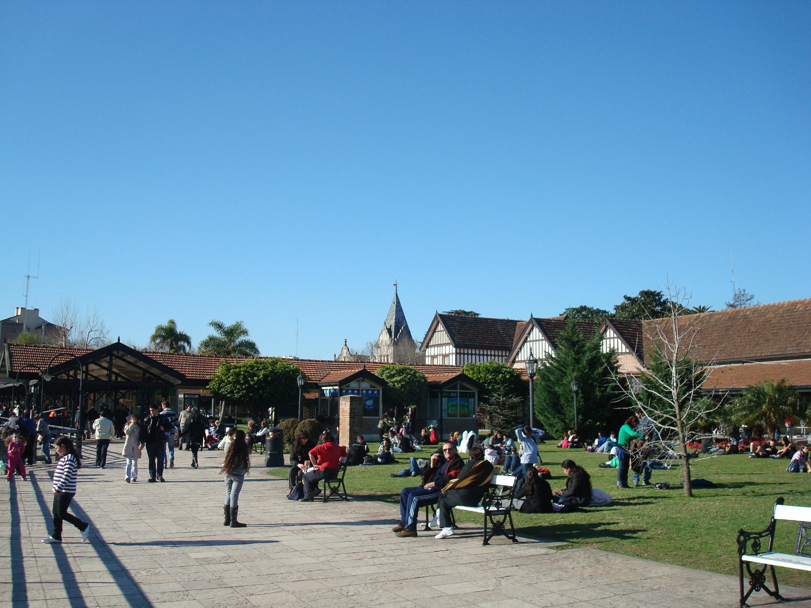 包含布宜诺斯艾利斯独立技战术演练密集，冲刺冠军全力以赴的词条