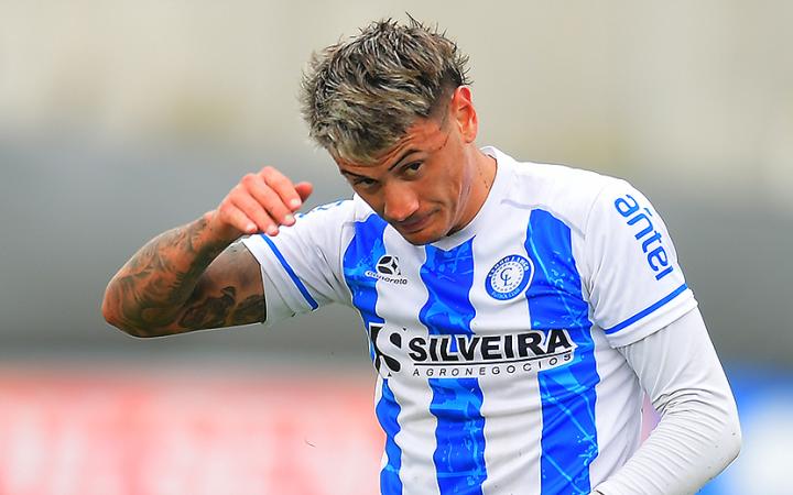 aoa体育新闻-河床新星爆发，挑战利物浦防线坚固的简单介绍