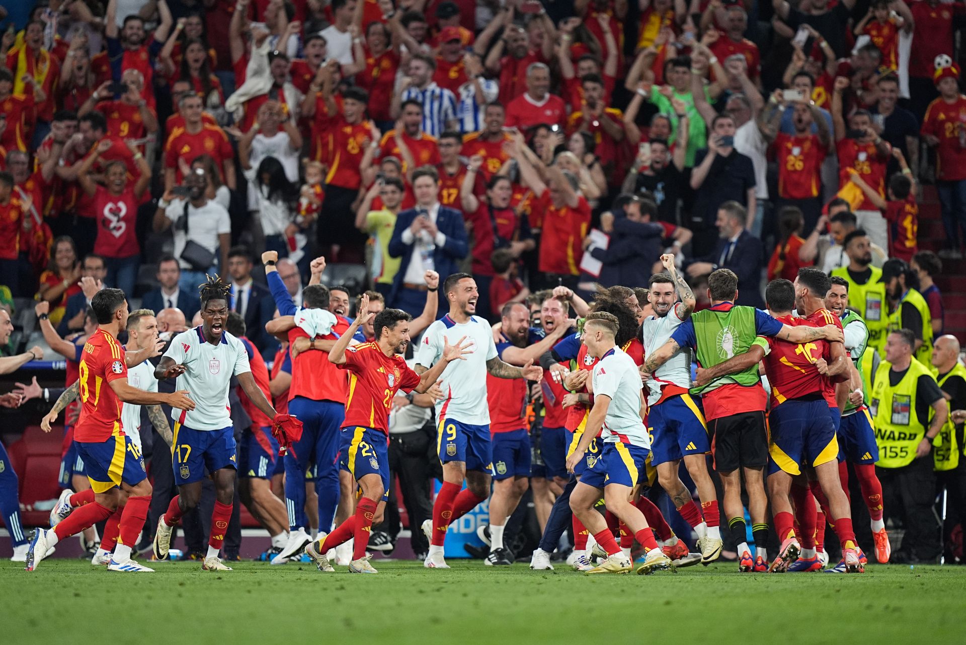 包含爱沙尼亚横扫阿尔巴尼亚晋级欧锦赛半决赛的词条