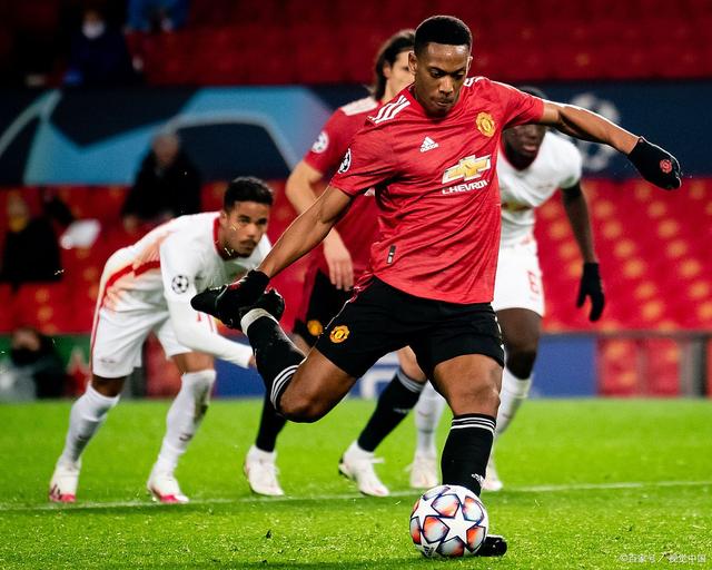 aoa体育娱乐-关于新秀崛起：莱比锡红牛梅开二度掀翻沙尔克的信息