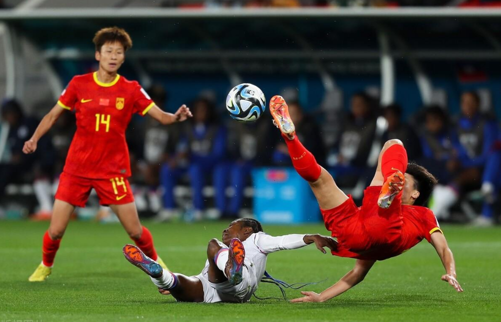 非洲女足赛场厮杀激烈,胜负心惊肉跳的简单介绍 非洲女足赛场厮杀激烈,胜负心惊肉跳的简单介绍