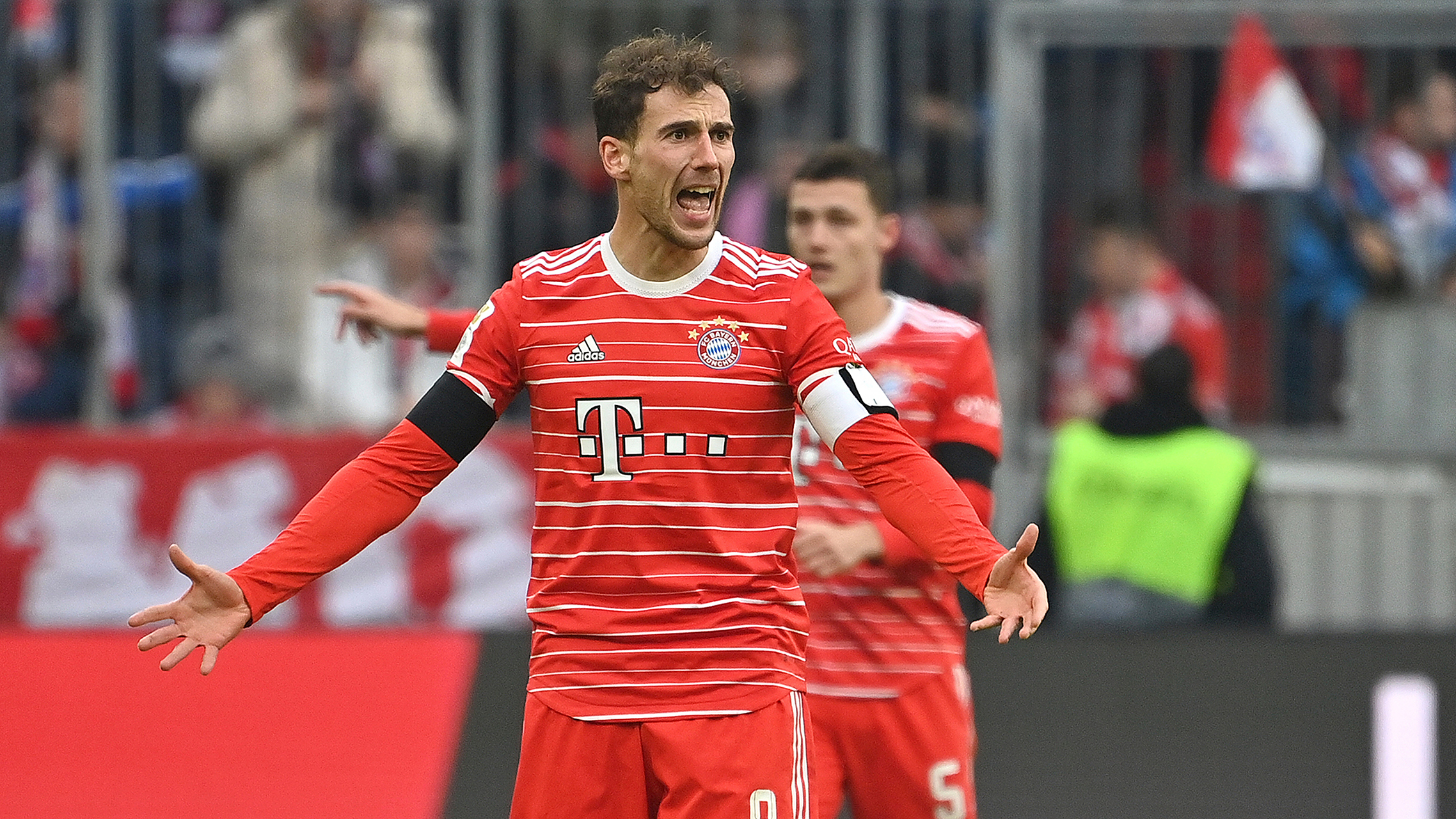 aoa体育-利物浦横扫拜仁，英超强势逼人