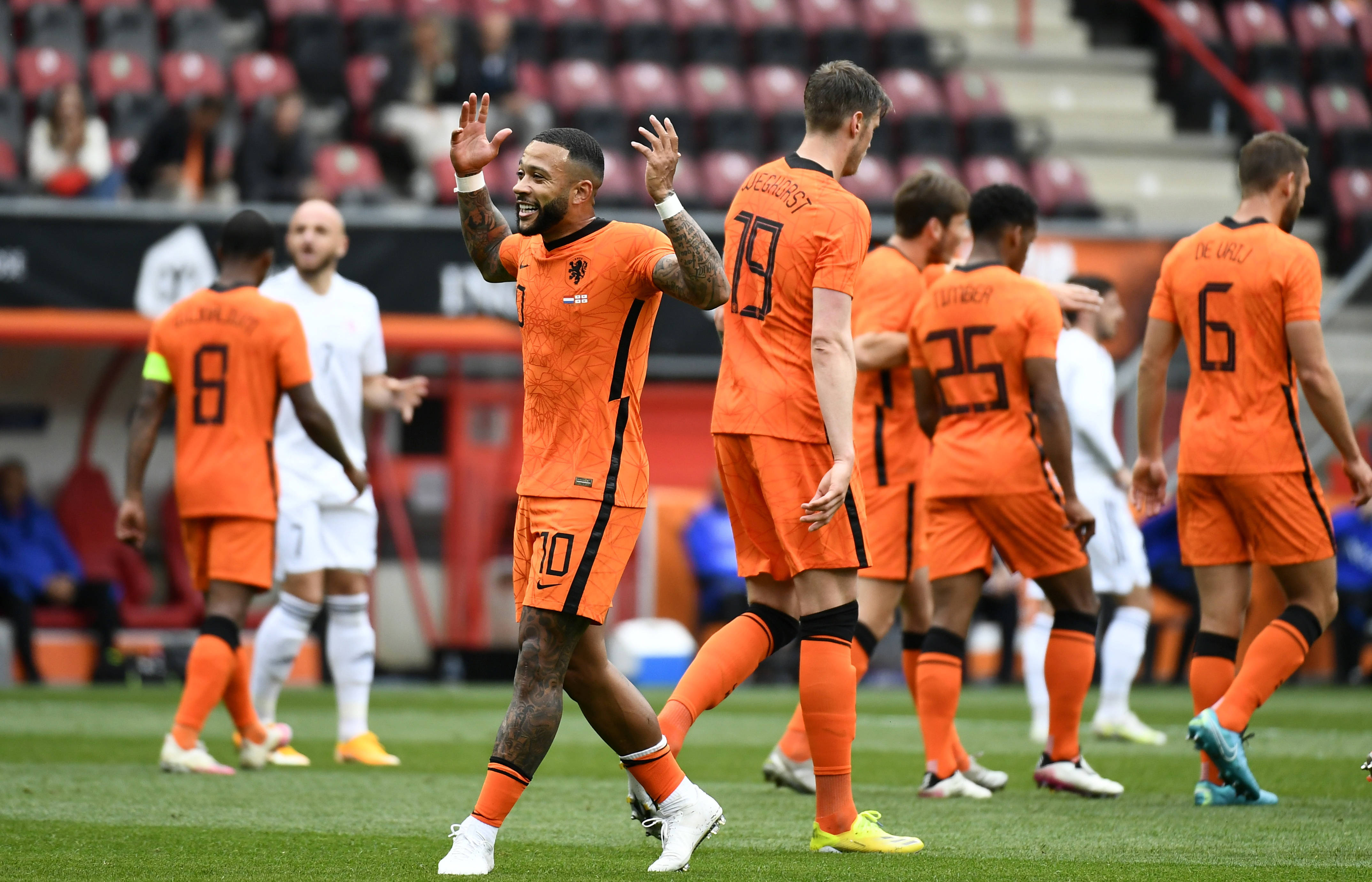 荷兰队在欧预赛中展现强大实力!的简单介绍 荷兰队在欧预赛中展现强大实力!的简单介绍