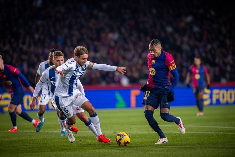 包含比利亚雷亚尔客场战胜竞技，提升信心迎战巴萨的词条