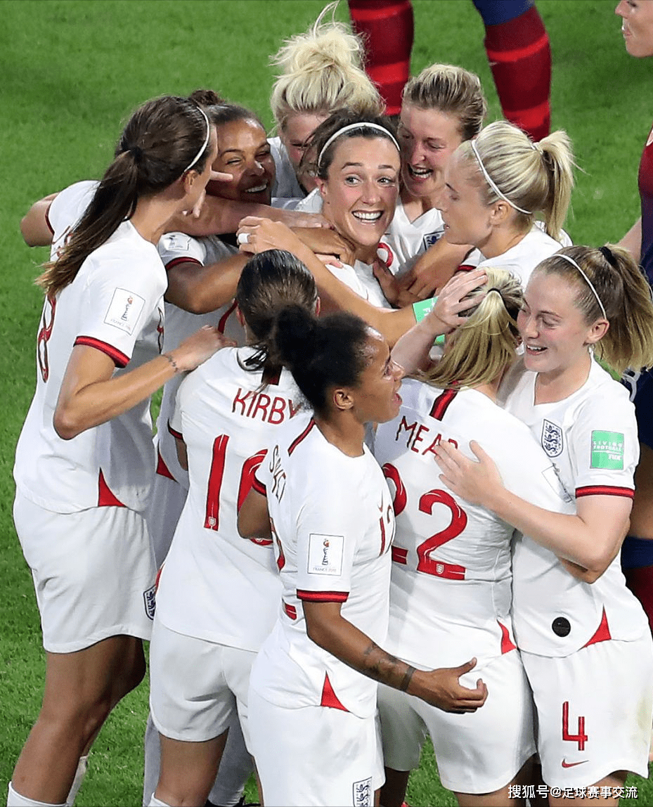 aoa体育视频-法国女足队员在国际比赛中发挥稳定