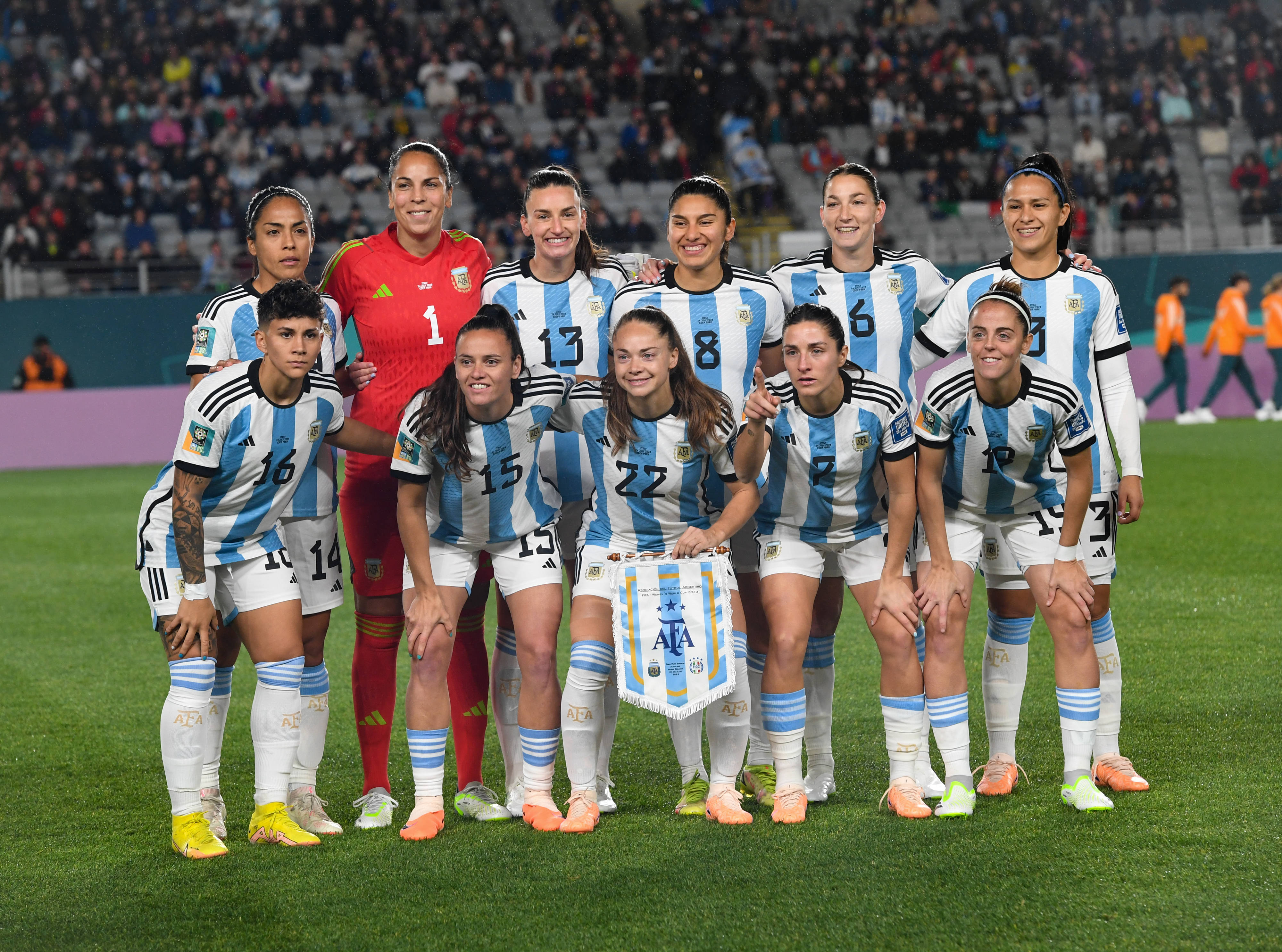 法国女足队员在国际比赛中发挥稳定