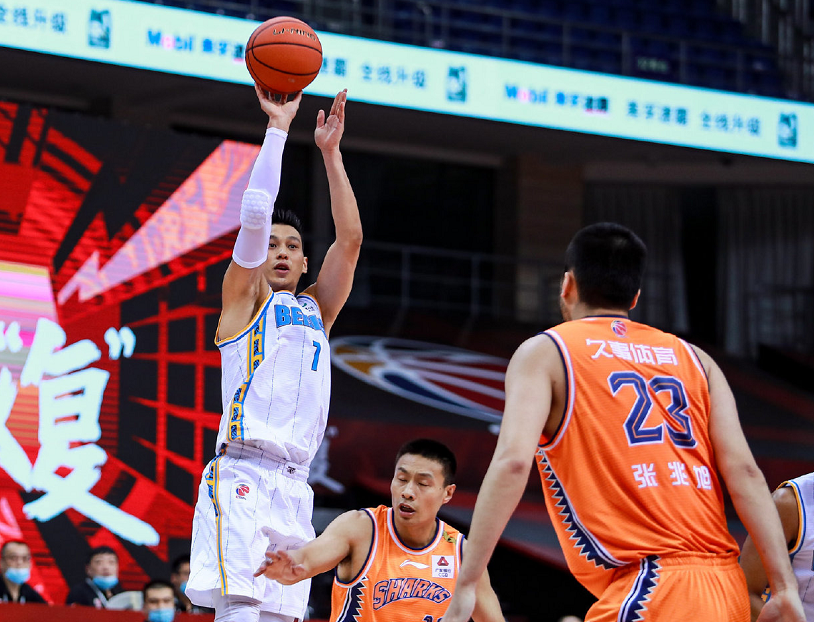 福建主场击败对手，队员合力奋战获胜！