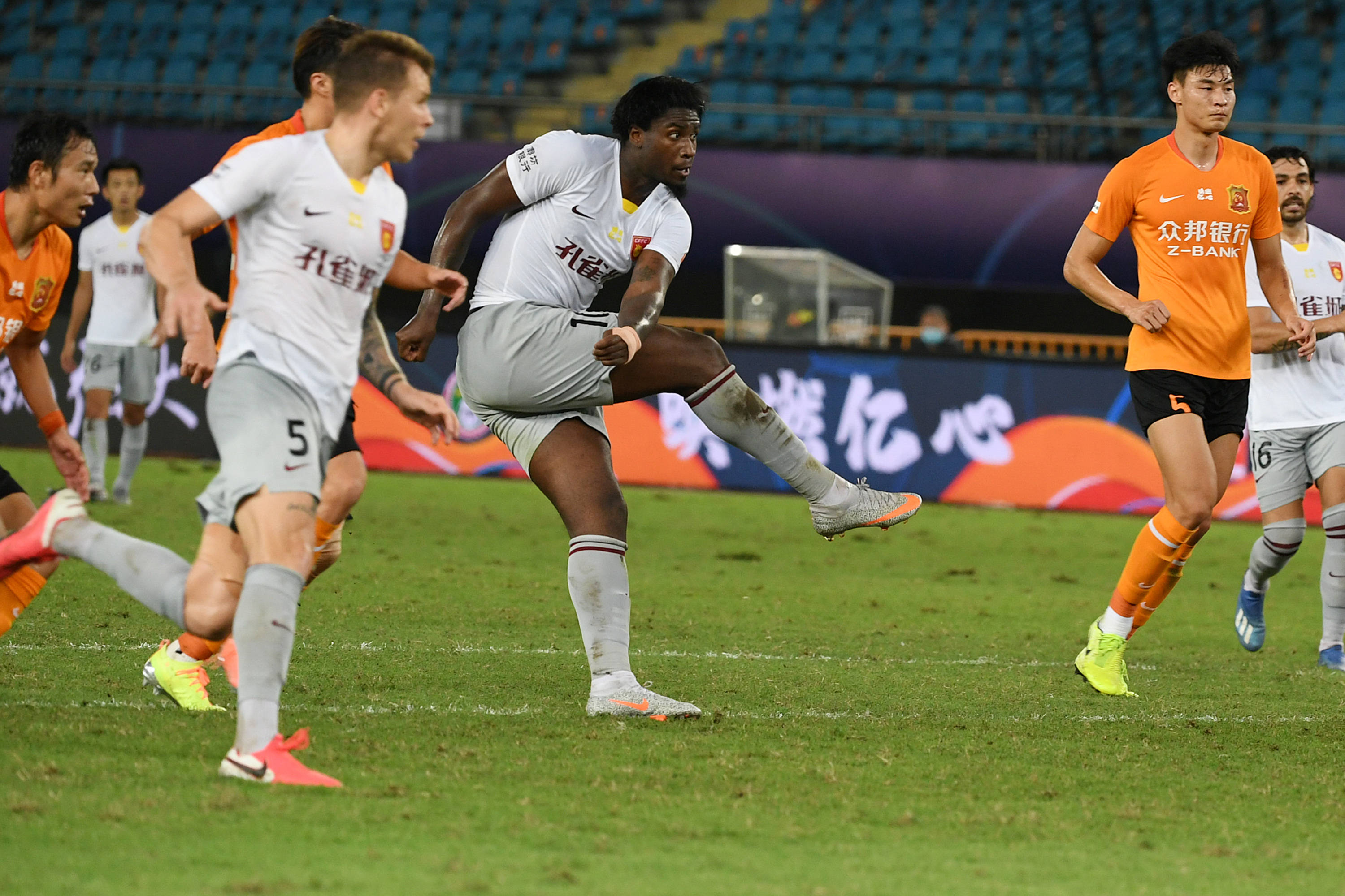 包含河北华夏幸福保持不败，与武汉卓尔交手的词条