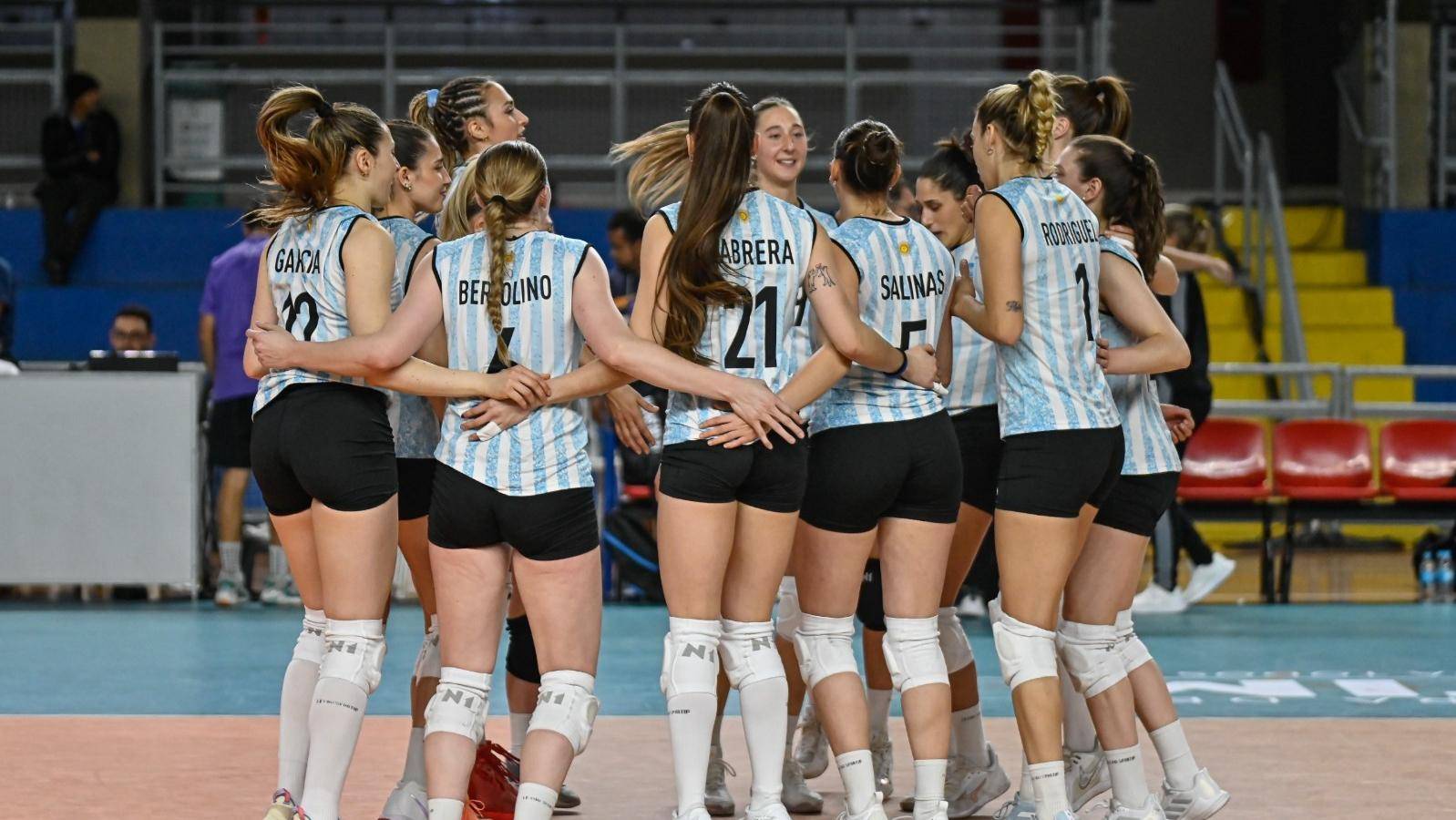 aoa体育直播-阿根廷国家女子足球队不断追逐梦想，力争胜利