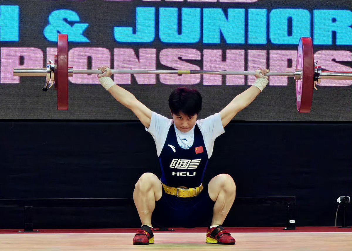 aoa体育教练-包含举重比赛中选手发挥稳定，力争登上领奖台的词条