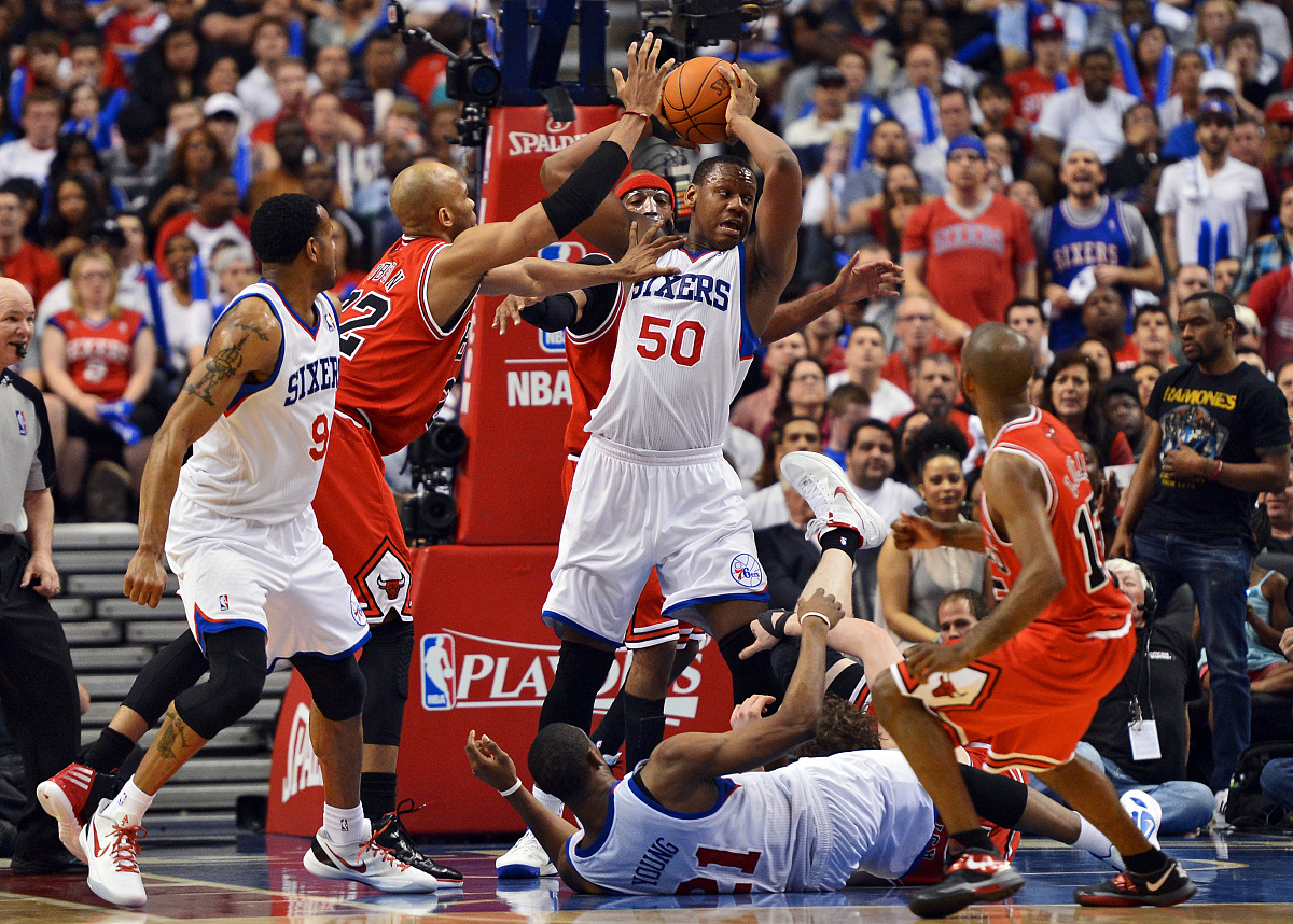 aoa体育活动-篮网队在加时赛中逆转战胜老鹰队