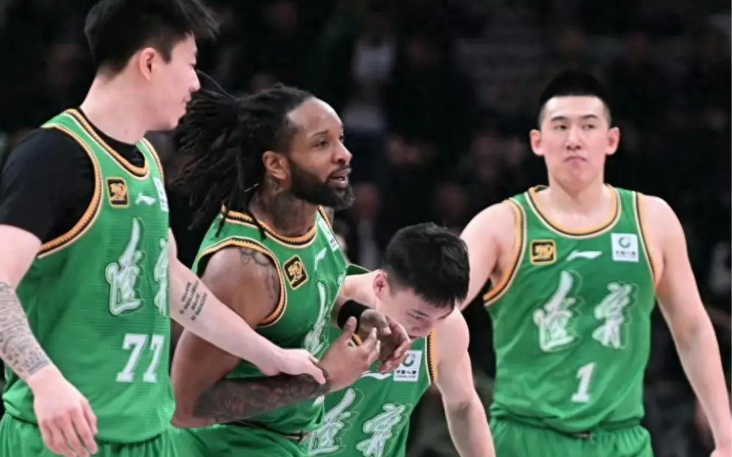 aoa体育娱乐-沈阳遭遇惨败，球队面对困境