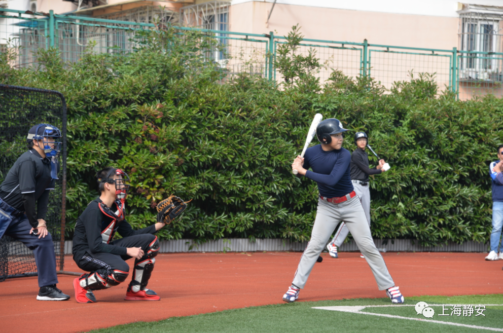 关于球场硝烟弥漫！激烈比拼带来激情碰撞的信息