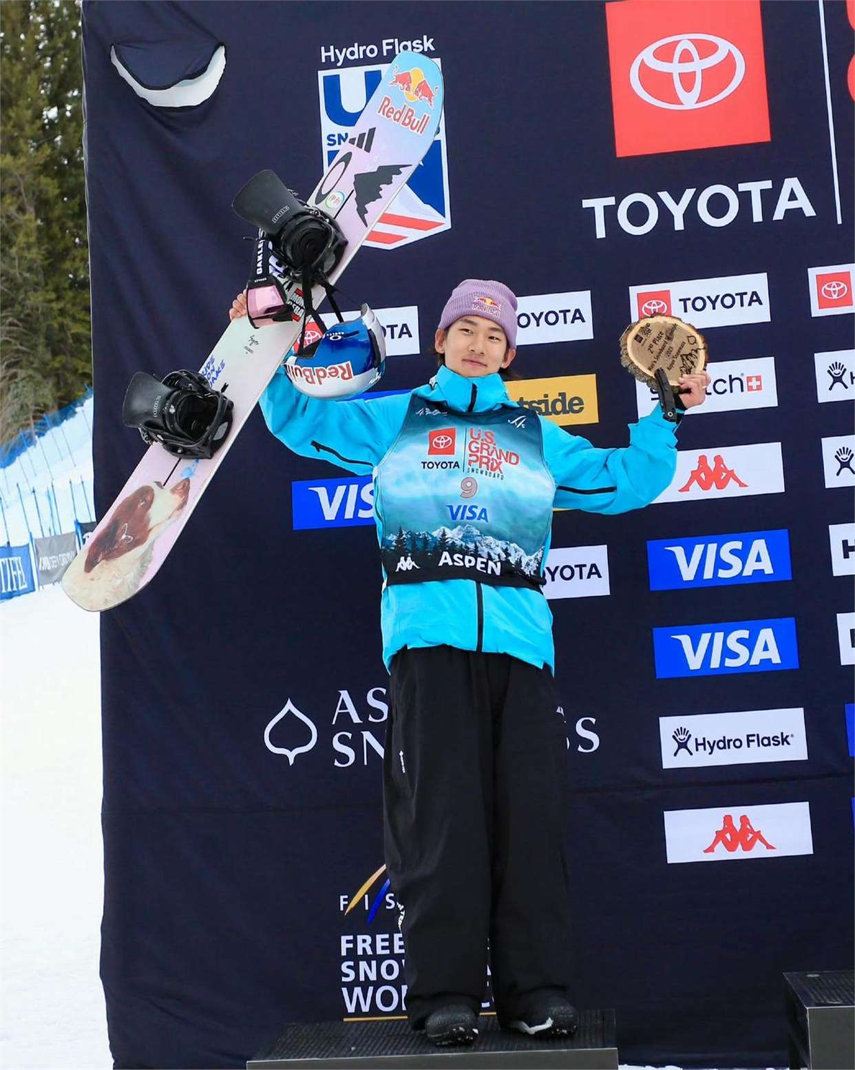 芬兰滑雪选手速度惊人,夺得单板滑雪银牌 芬兰滑雪选手速度惊人,夺得单板滑雪银牌