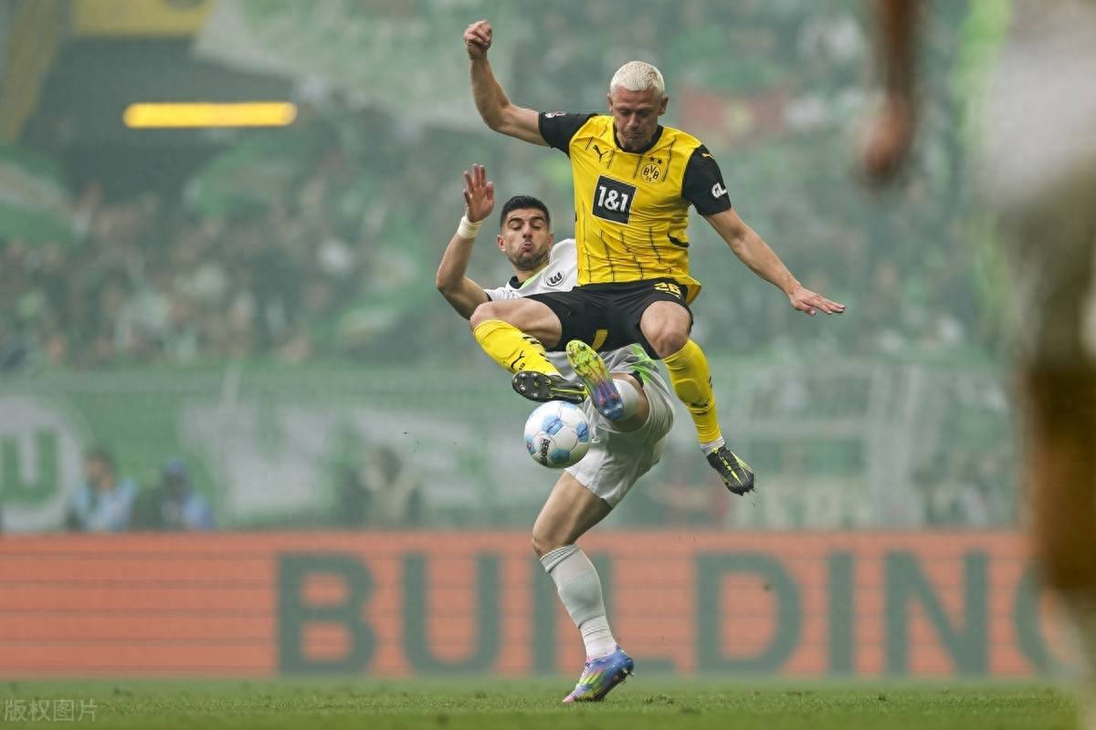 包含霍芬海姆在客场战胜沃尔夫斯堡的词条