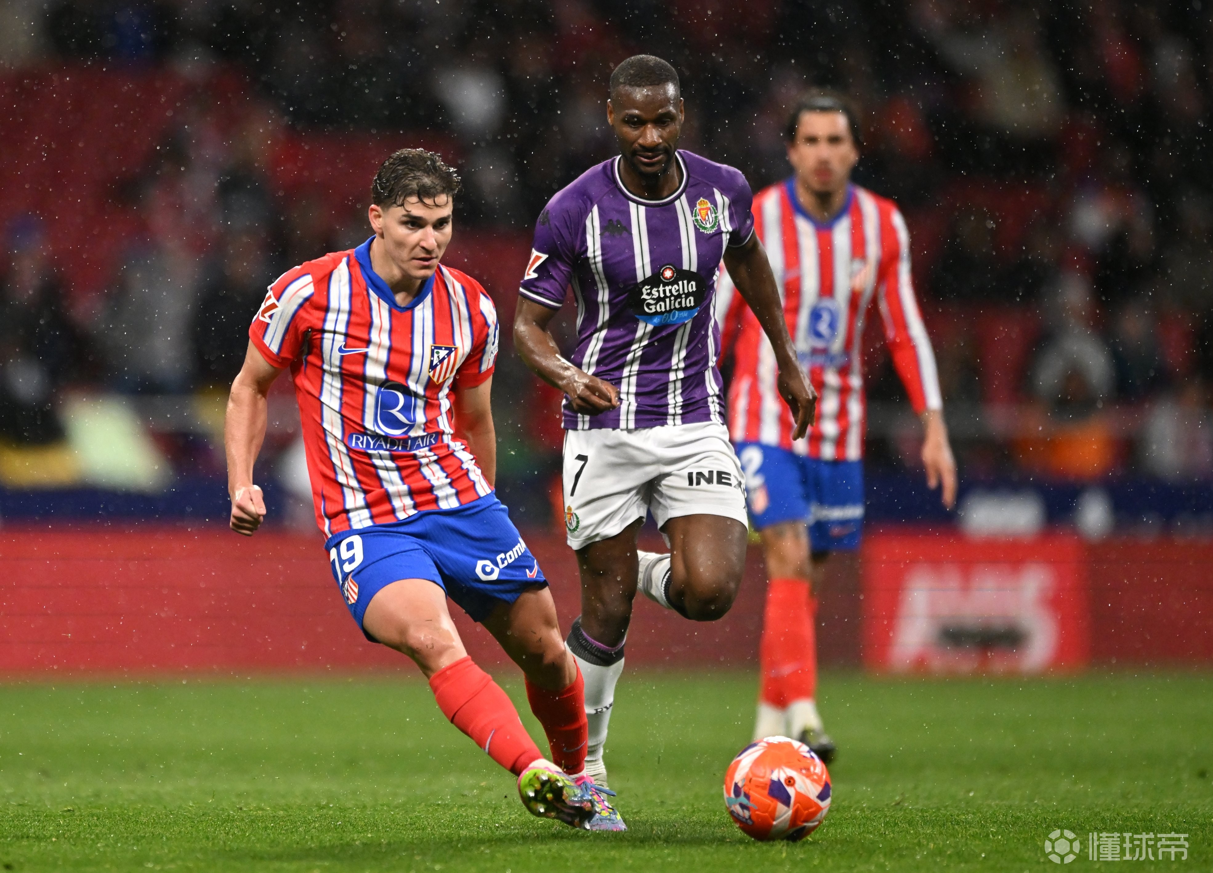 巴拉多利德客场大胜，提升联赛排名的简单介绍