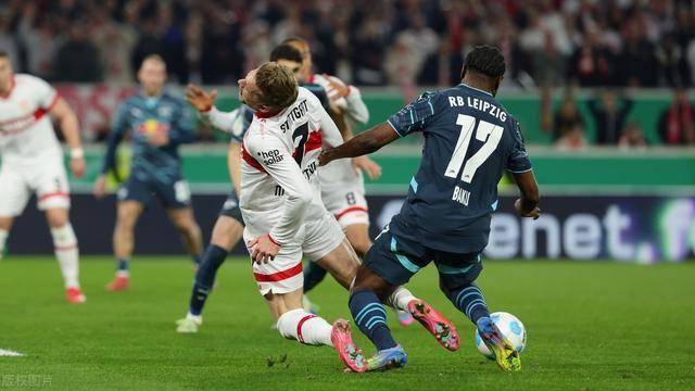 aoa体育活动-斯图加特逼平对手，德甲保级压力大增的简单介绍