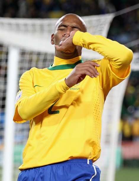 国米客场告捷继续保持领先优势 国米客场告捷继续保持领先优势