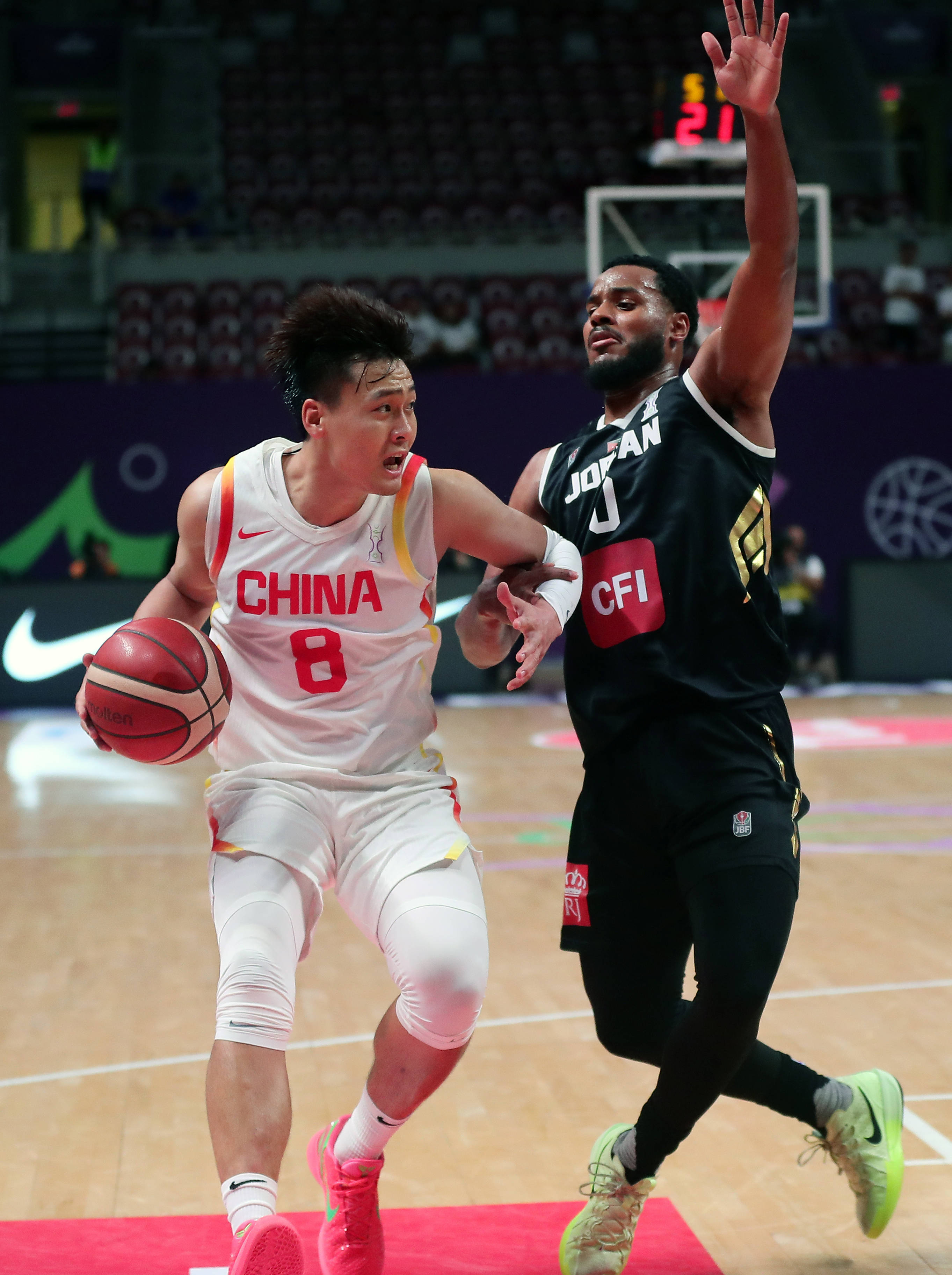 aoa体育-球员离开国际篮球团队加入新联赛