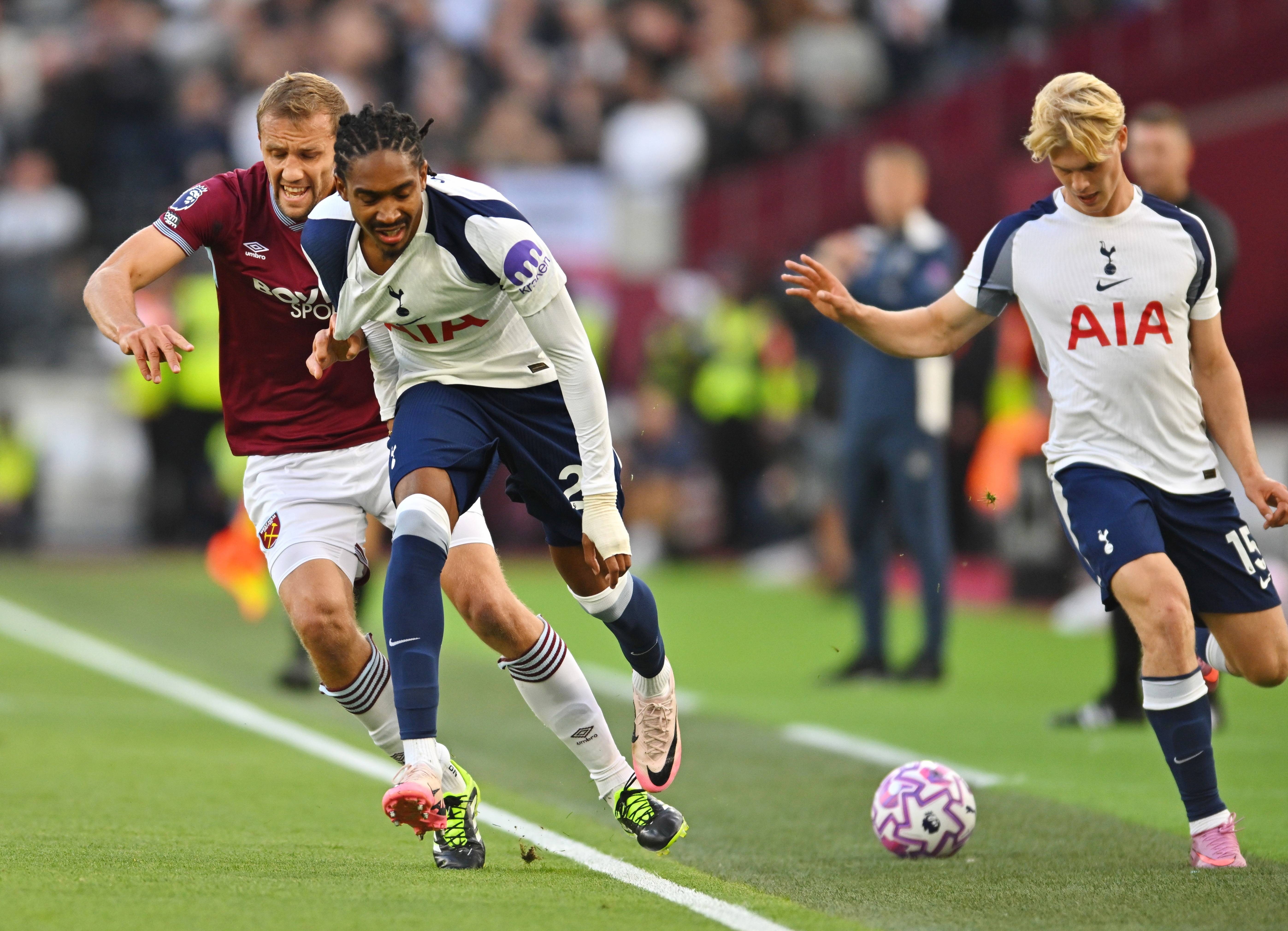 包含亚特兰大客场战平乌迪内斯,保持不败纪录的词条 包含亚特兰大客场战平乌迪内斯,保持不败纪录的词条