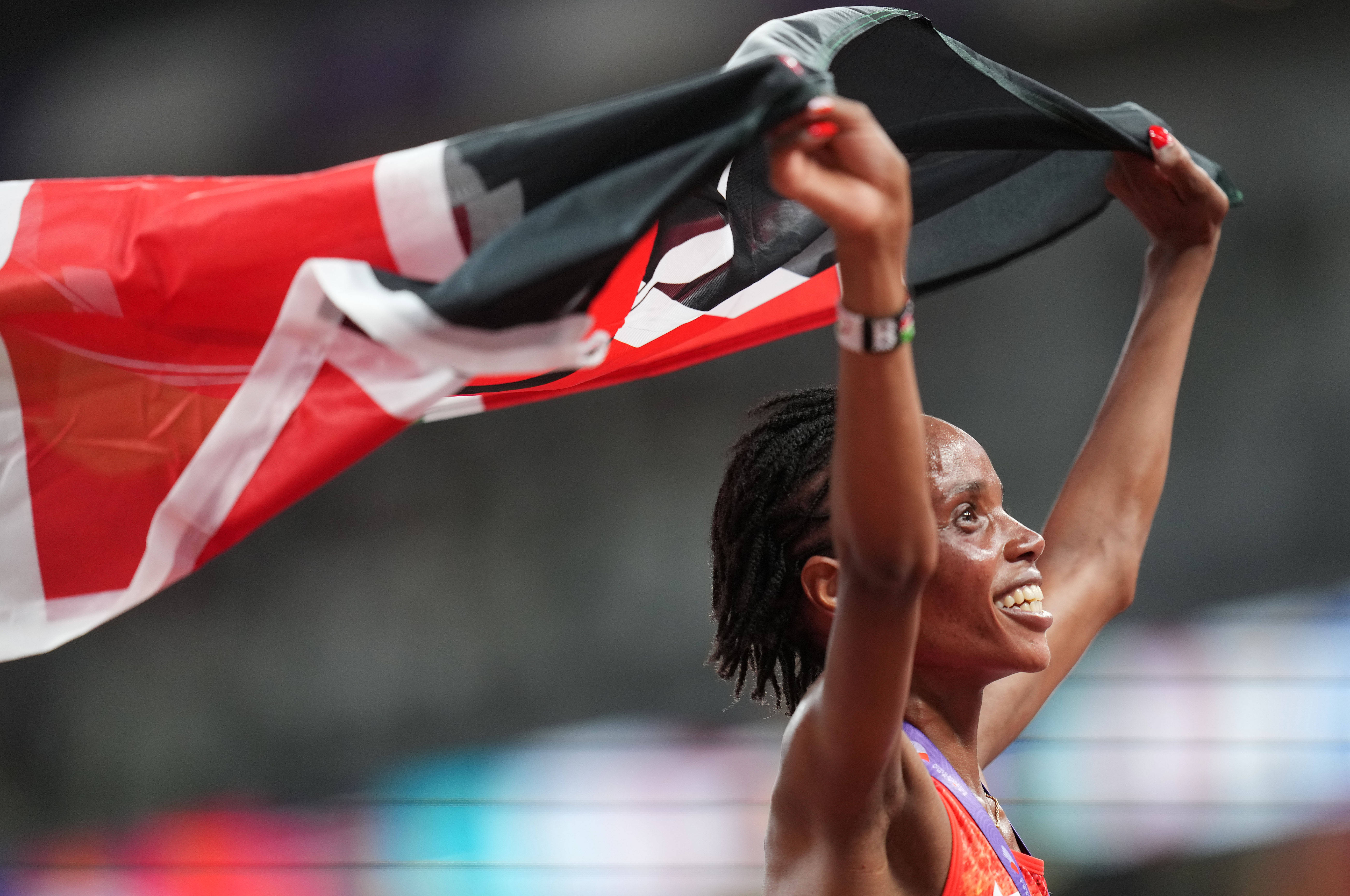 肯尼亚田径选手轻松夺冠，无与伦比