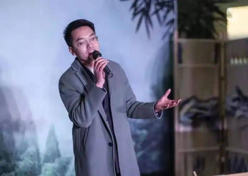 aoa体育教练-包含俱乐部管理层新人员加盟，带来新气象的词条