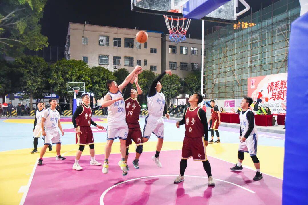 球员公益慈善赛在国际篮球场馆举行,为慈善事业献爱心的简单介绍 球员公益慈善赛在国际篮球场馆举行,为慈善事业献爱心的简单介绍